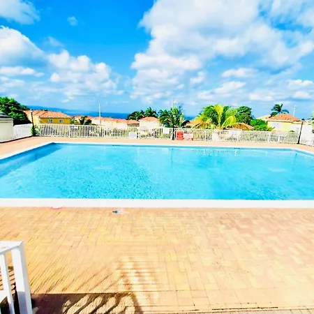 House With Pool, Shops, 3Mins From Montego Bay Airport And Near Beach Strip