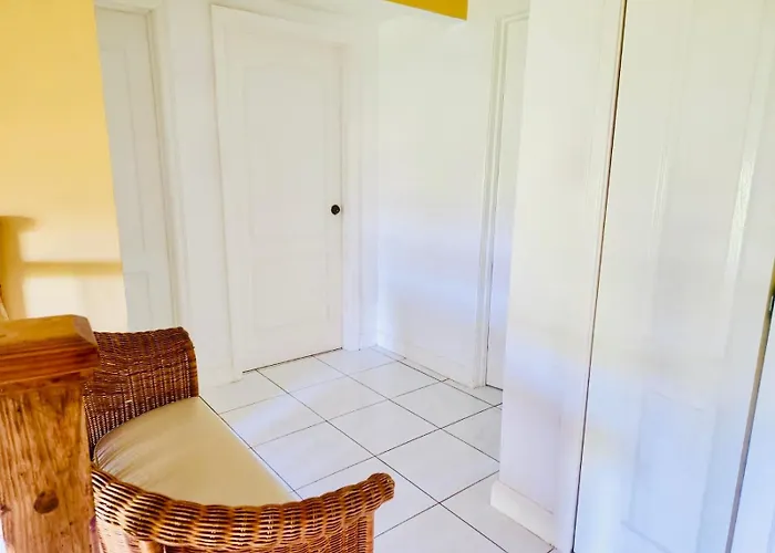 Country Club House Retreat - 2 Bedroom House With Pool Near Airport And Strip Montego Bay